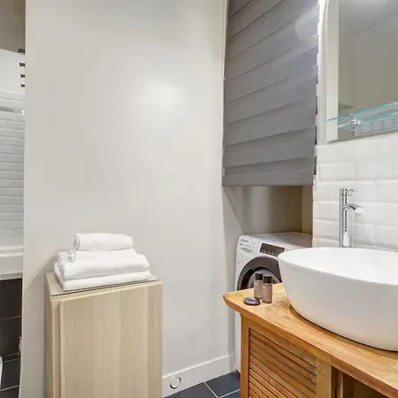 Апартаменты Bm-cozy Elegance In The Marais