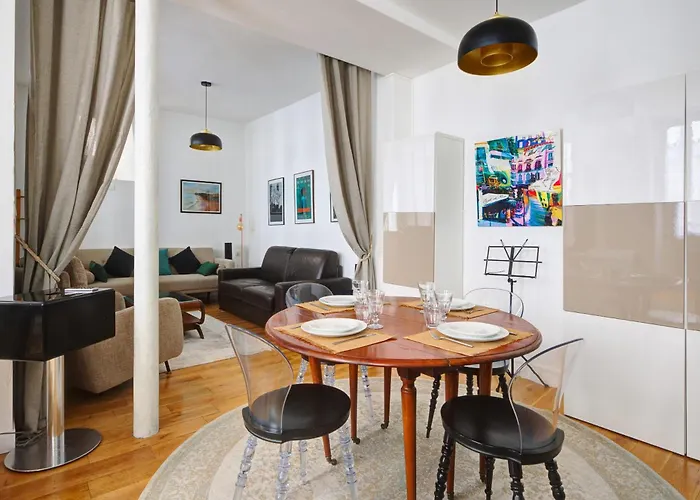 Apartment Bm-cozy Elegance In The Marais *